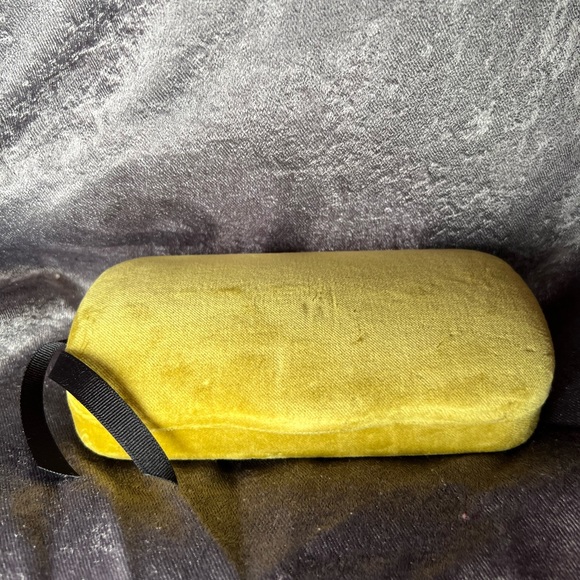 Authentic Gucci Cases - Picture 2 of 3